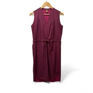 Eddie Bauer Sleeveless Drawstring Shirt Athletic Dress | Berry Geo Print | Small